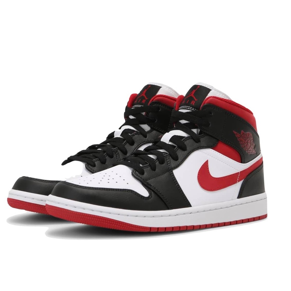 SOLD ✅ Air Jordan 1 Mids Size 8.5 Men’s/Unisex Amazing Condition. Original Box